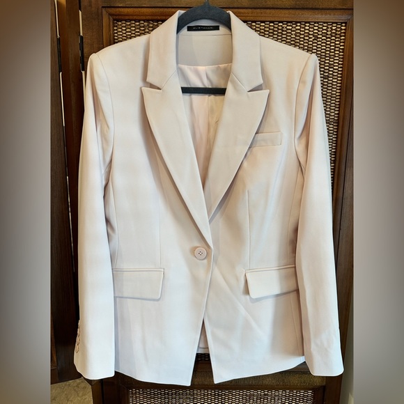 NWT Ellie Tahari Pale Pink Suit - Picture 7 of 15